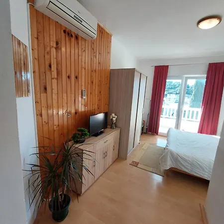 Apartment Dora Hvar Town